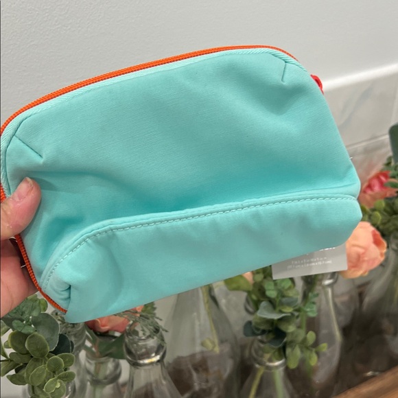 Heyday Tech Pouch 💝🌸 - Picture 2 of 12